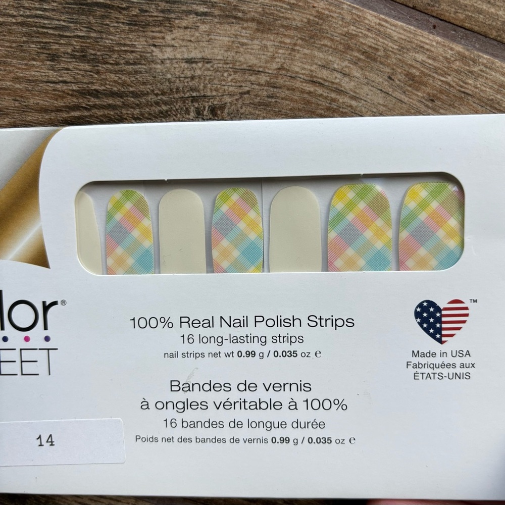 Color Street #14 plaid and white